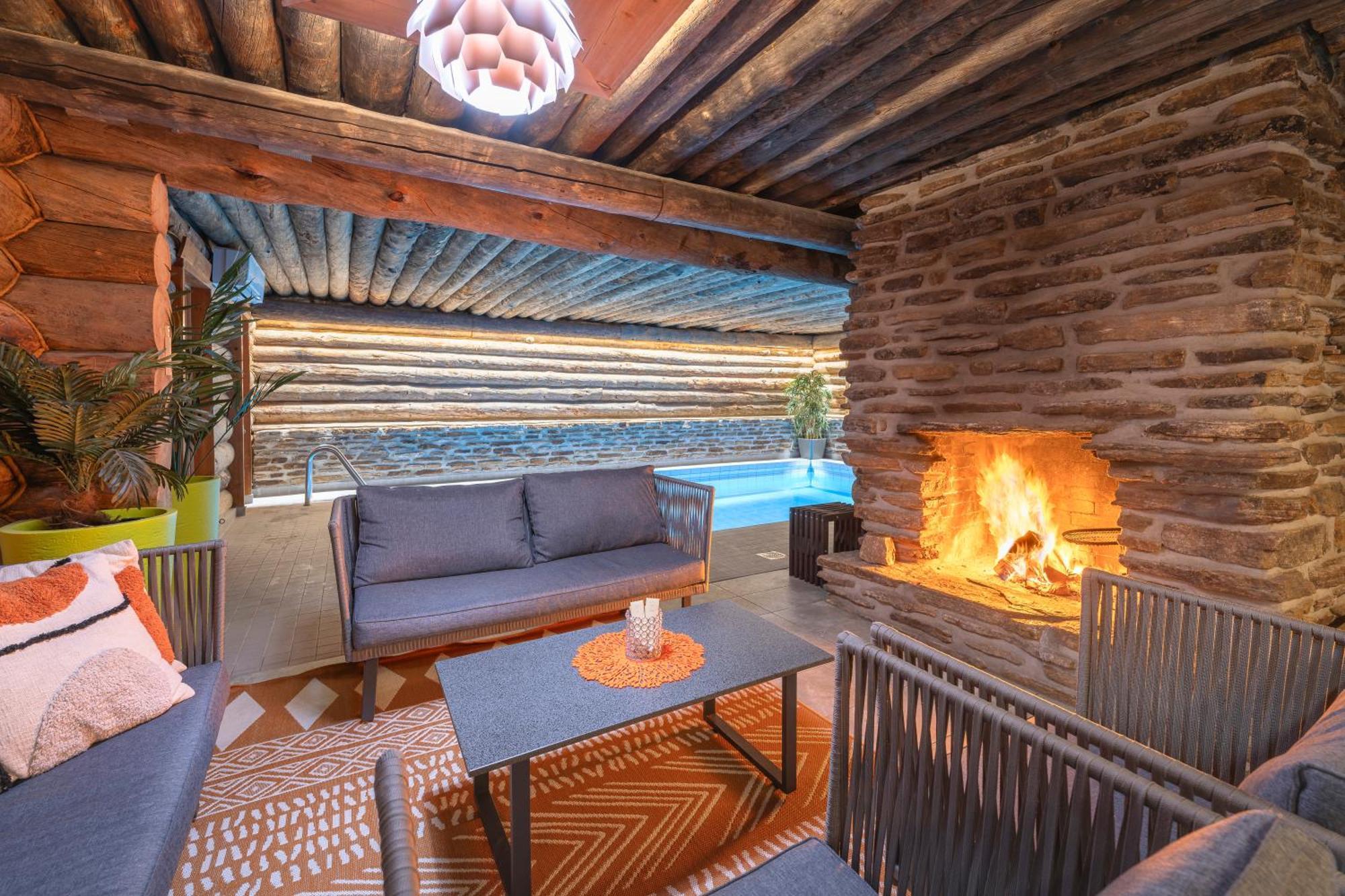 Kuukkeli Log Houses Aurora Resort Сааріселькя Екстер'єр фото