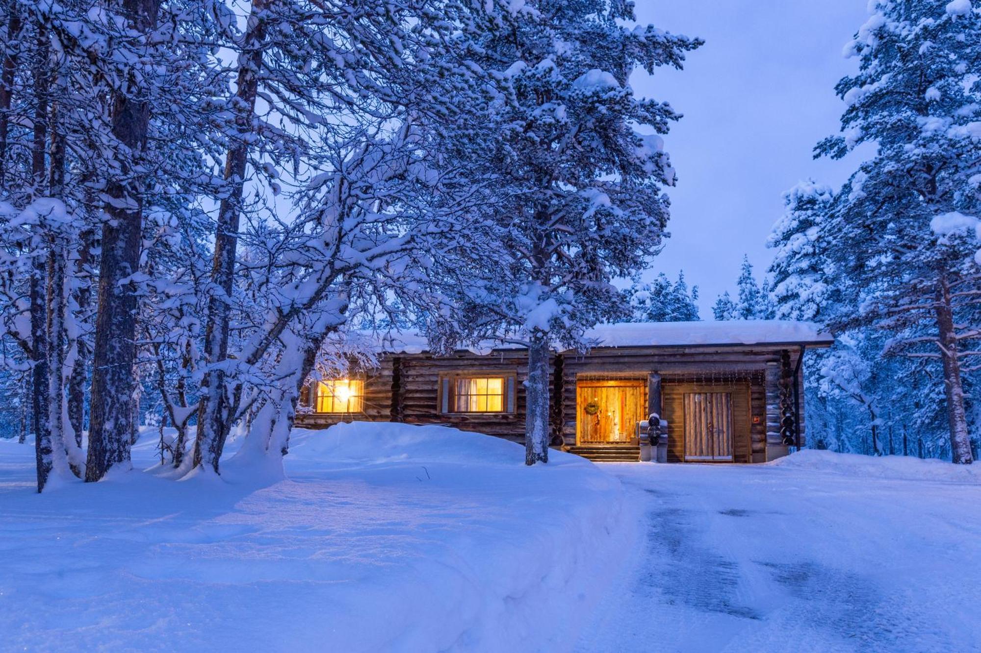 Kuukkeli Log Houses Aurora Resort Сааріселькя Екстер'єр фото
